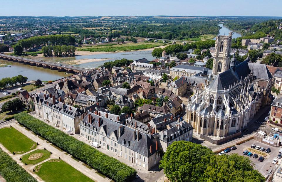 Cathédrale Saint-Cyr-et-Sainte-Julitte de Nevers
