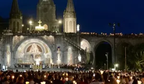 Lourdes the night
